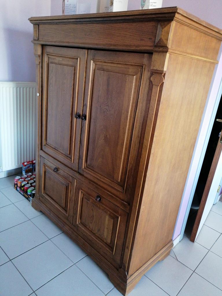 Kast, Enlèvement, Comme neuf