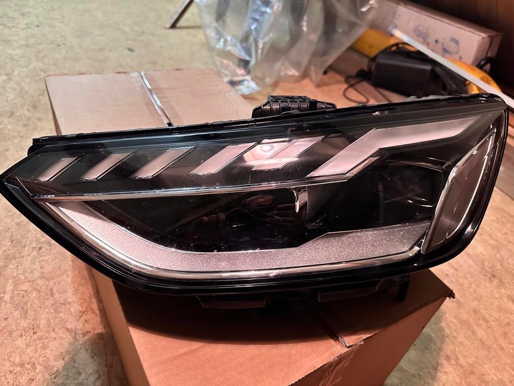 Audi A4  B9 Facelift  koplamp 8W0941033D  2019-2024, Ophalen of Verzenden, Audi