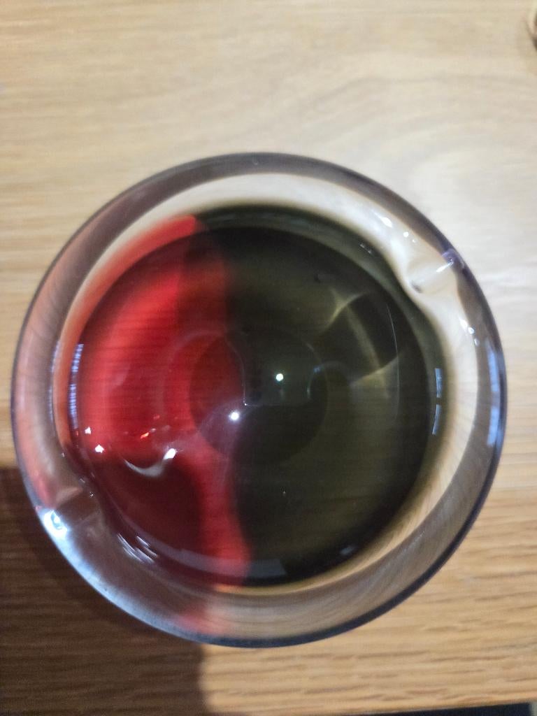Bohemian art glas schaaltje, Enlèvement