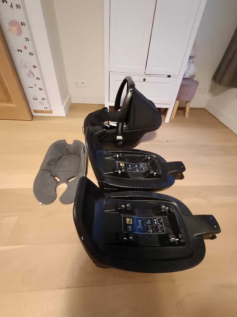 2 Maxicosi Familyfix2 bases incl 1 maxicosi, Kinderen en Baby's, Kinderwagens en Combinaties, Zo goed als nieuw, Maxi-Cosi, Ophalen