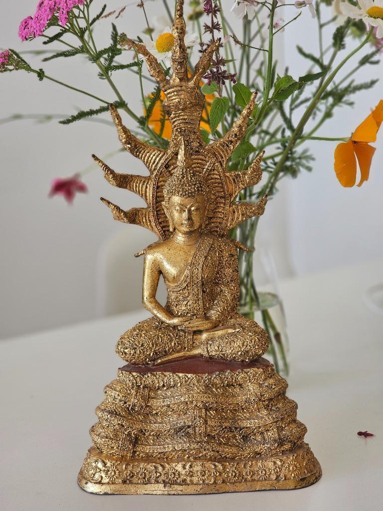 Antieke thaise bronzen Boeddha op Naga slang, Ophalen of Verzenden