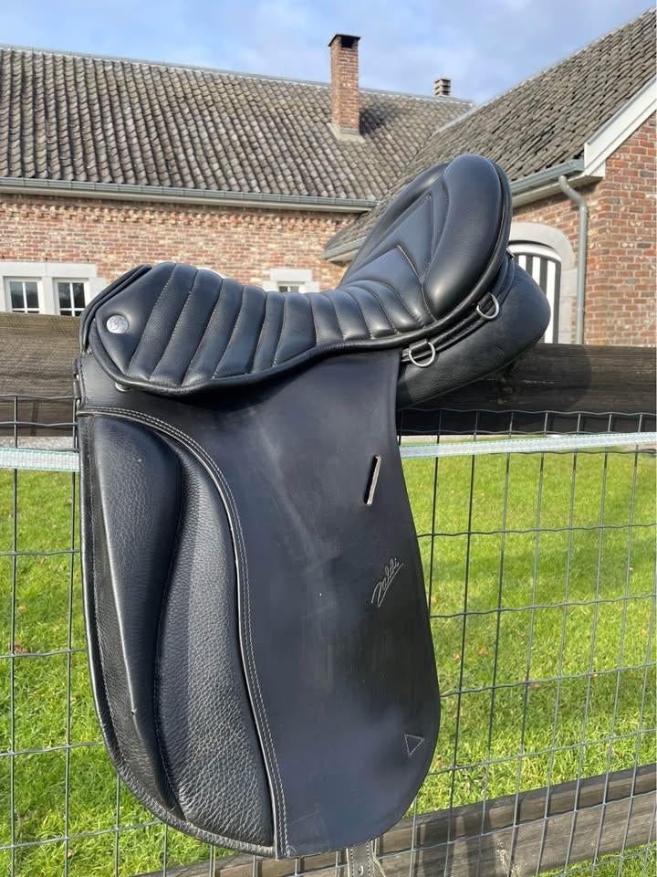 Selle dressage rando Zaldi royale police 17.5'', Dieren en Toebehoren, Paarden en Pony's | Zadels, Zo goed als nieuw, Dressuur