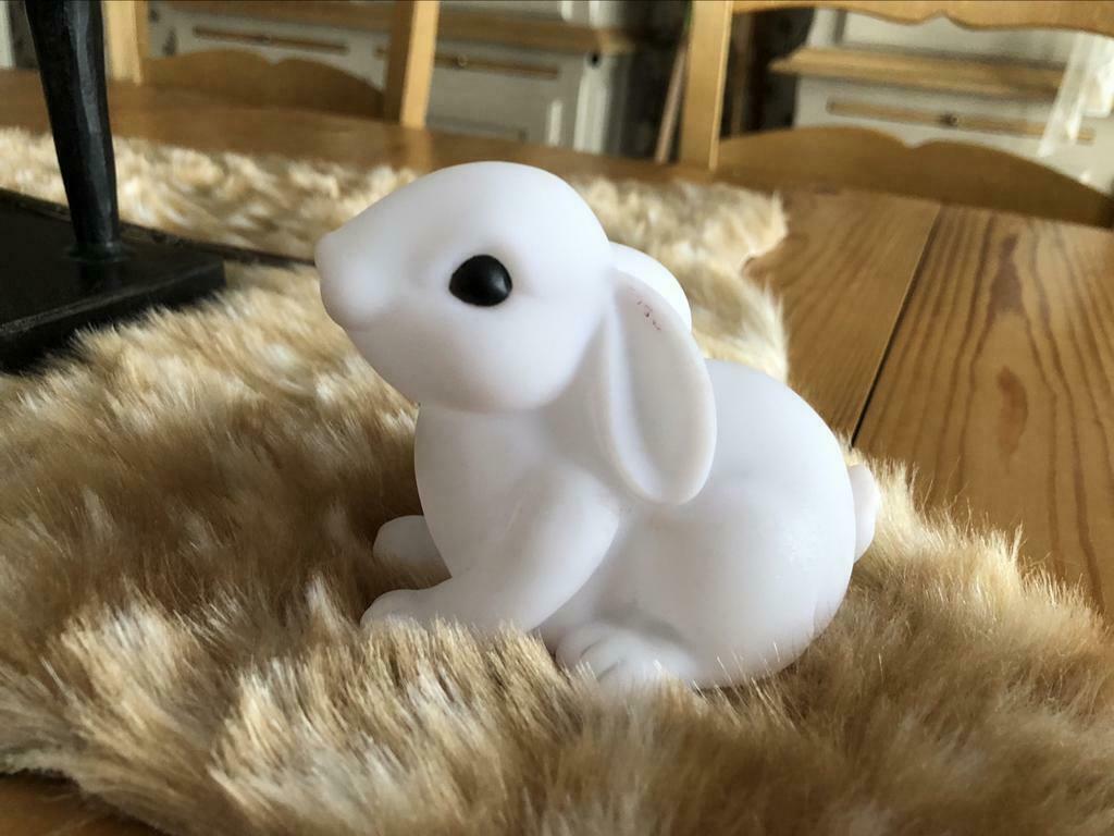 Veilleuse petit lapin lumineux, Comme neuf