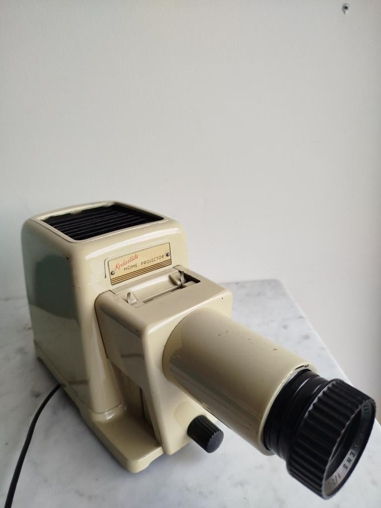 Retro diaprojector van Kodak, Ophalen of Verzenden, Zo goed als nieuw