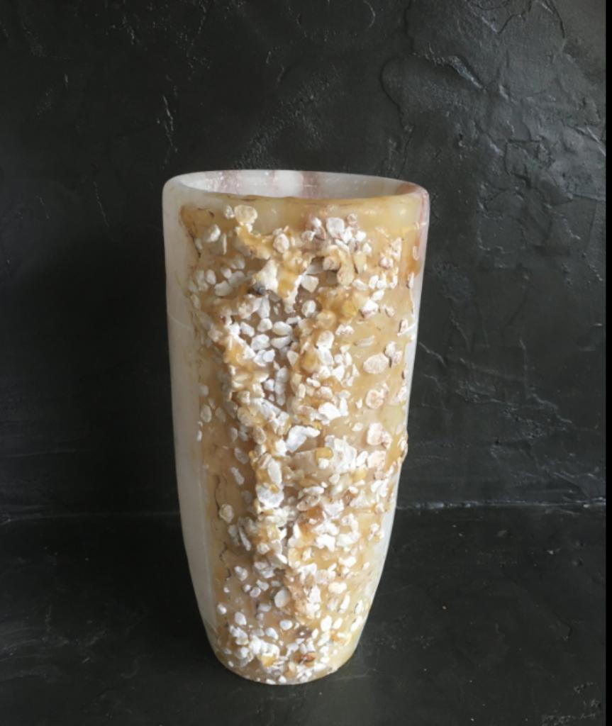 Vase en albâtre égyptien très bel effet au soleil, Enlèvement ou Envoi