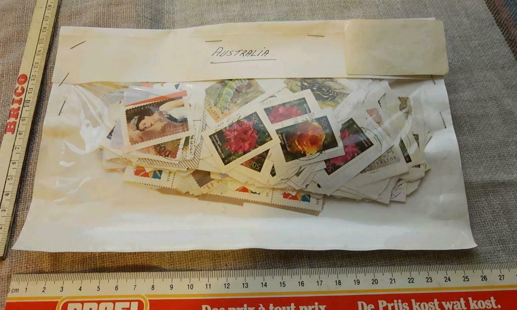 Pakketje nog af te weken postzegels 'Australië', Ophalen of Verzenden