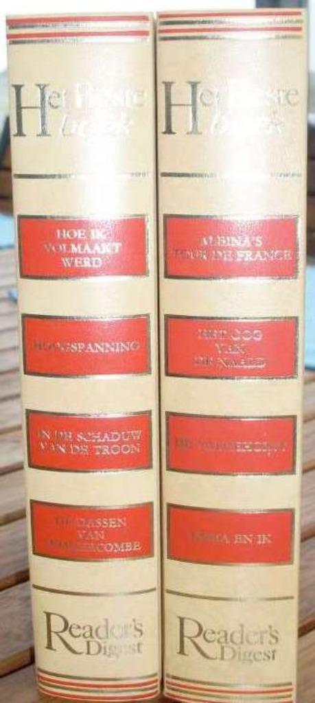 2 boeken readers digest , elk met 4 verhalen, Livres, Romans, Enlèvement ou Envoi, Comme neuf