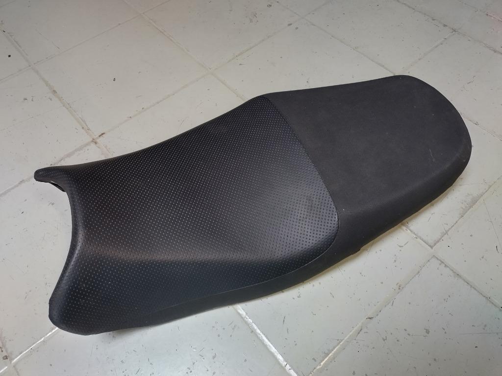 suzuki bandit 600 van '00-'04 zadel, Ophalen of Verzenden, Gereviseerd