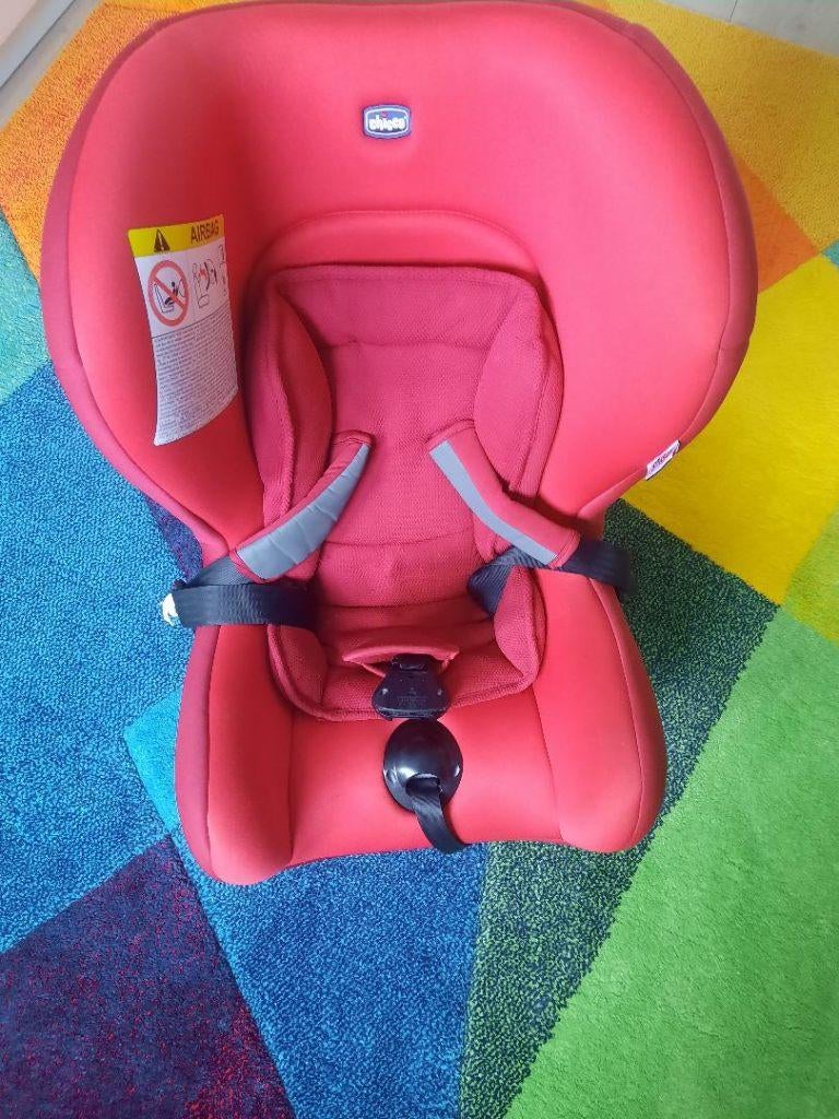 Siège auto Chicco rouge, Enfants & Bébés, Comme neuf, Ceinture de sécurité ou Isofix, Protection latérale, 0 à 13 kg