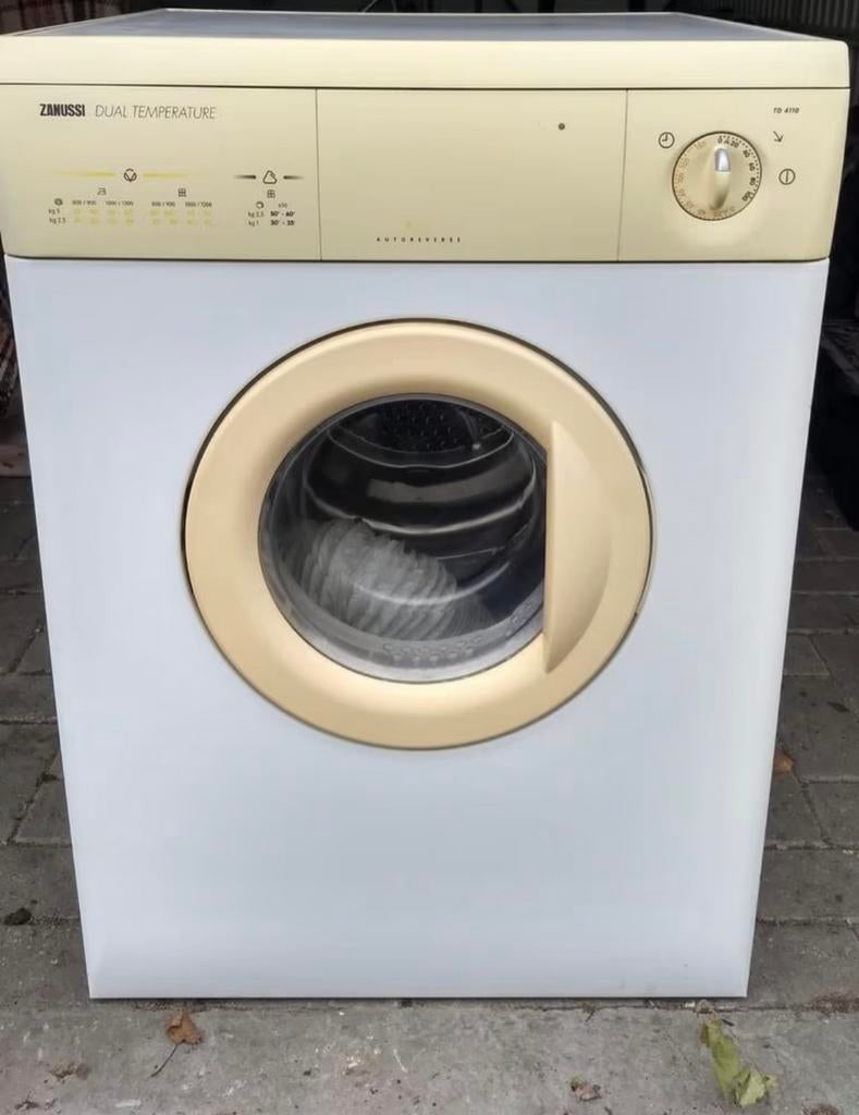 Zanussi  dual temperatuur droogkast, Elektronische apparatuur, Droogkasten, Ophalen, Gebruikt, Luchtafvoer, 4 tot 6 kg
