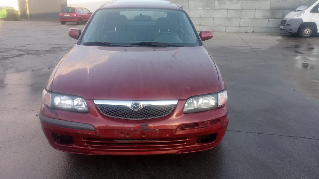 Mazda 626 2.0 Benzine– Bouwjaar 1999– Km 170.000– Automaat, Automaat, Stof, Zwart, 5 deurs