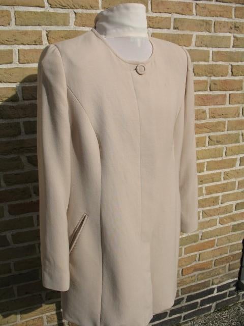 Klassieke beige jas: maat 48, Ophalen of Verzenden, Beige, Jas of Mantel