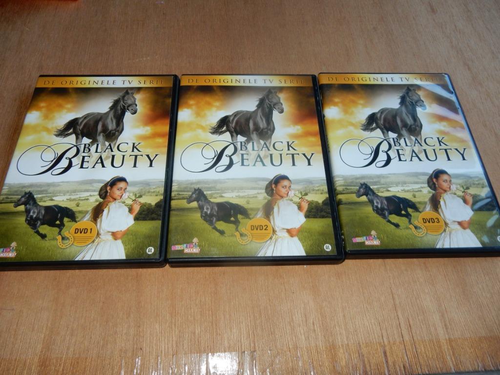 nr.1371 - Dvd's black beauty - serie, Tous les âges, Enlèvement ou Envoi, Comme neuf, Action et Aventure