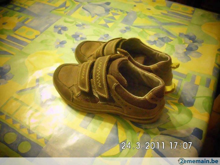 baskets enfant brun clair. pointure 31., Ophalen of Verzenden, Gebruikt, Jongen, Sportschoenen