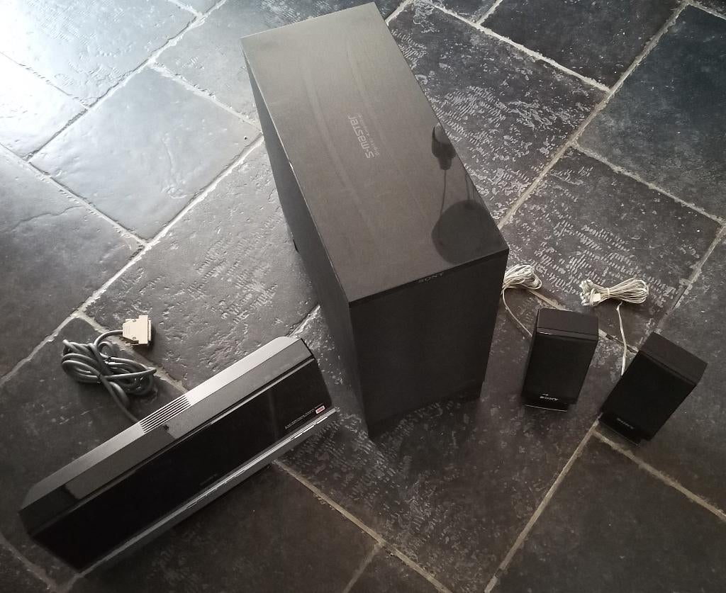 Sony DAV-F200 – Home Cinema 2.1 complêt – Comme neuf, TV, Hi-fi & Vidéo, Ensembles home-cinéma, Comme neuf, Lecteur DVD, Système 2.1