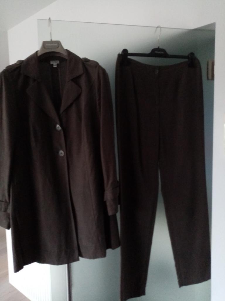 Kaki foncé, gilet 38 et pantalon 40, Enlèvement, Comme neuf