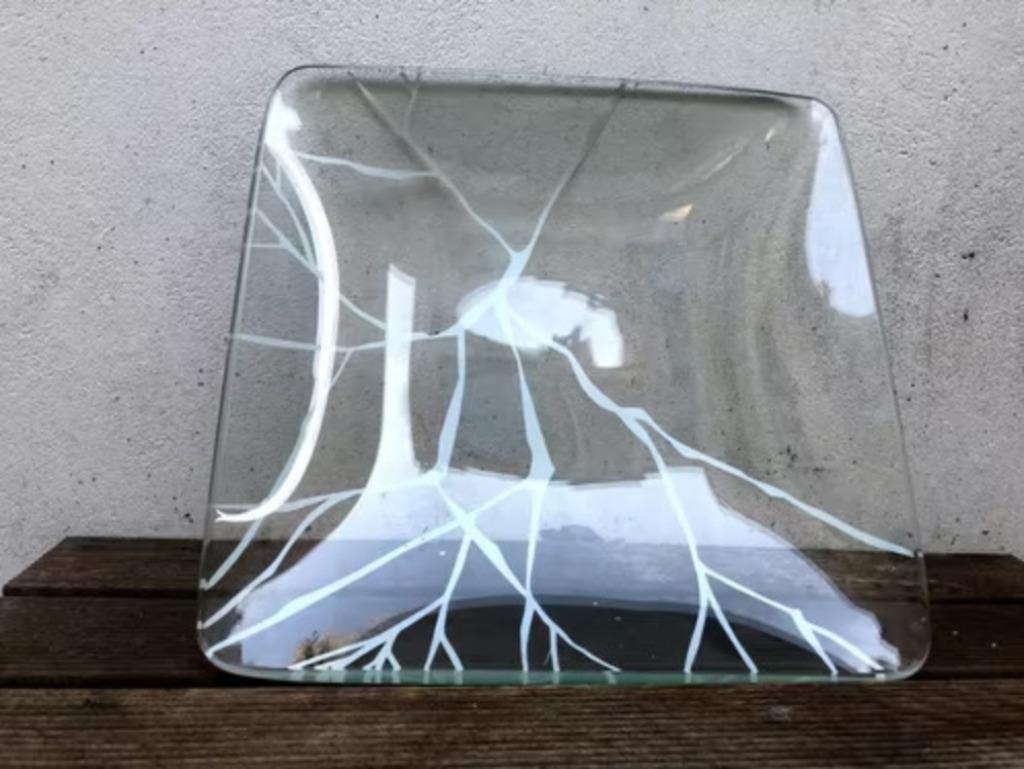 Belle coupe décorée en verre épais 27 X 27 cm, Enlèvement ou Envoi, Neuf, Autres matériaux, Assiette ou Plat