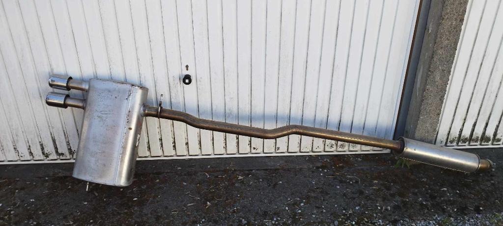 Uitlaat, Enlèvement, Mini