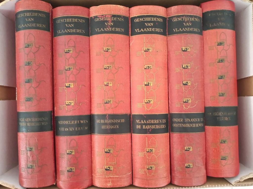 Geschiedenis van Vlaanderen 6 delen, Enlèvement ou Envoi, Utilisé