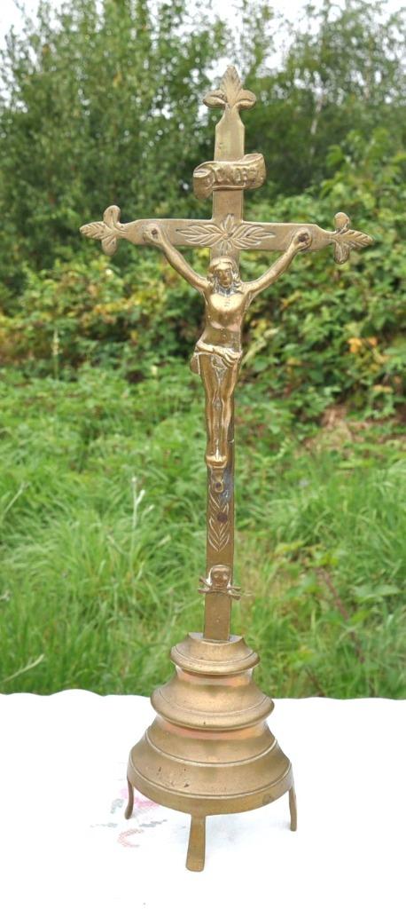 crucifix de huy en cuivre renforcé a l'arrière, Enlèvement ou Envoi