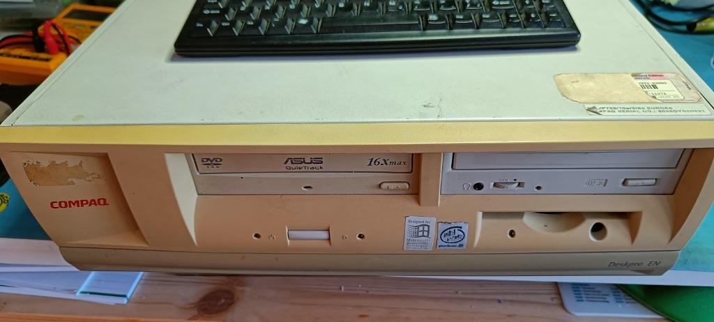 Compaq EN DeskPro vintage (09/00) + Keyboard + Muis, Ophalen of Verzenden, Compaq