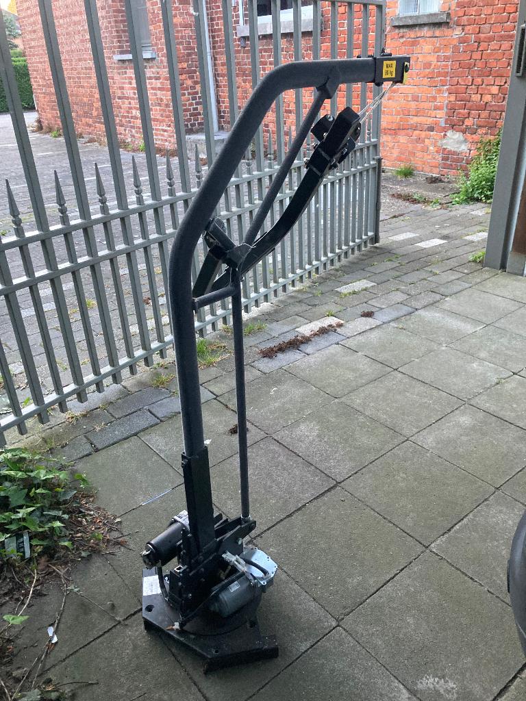 elektrische kofferbaklift voor scootmobiel, Ophalen, Gebruikt
