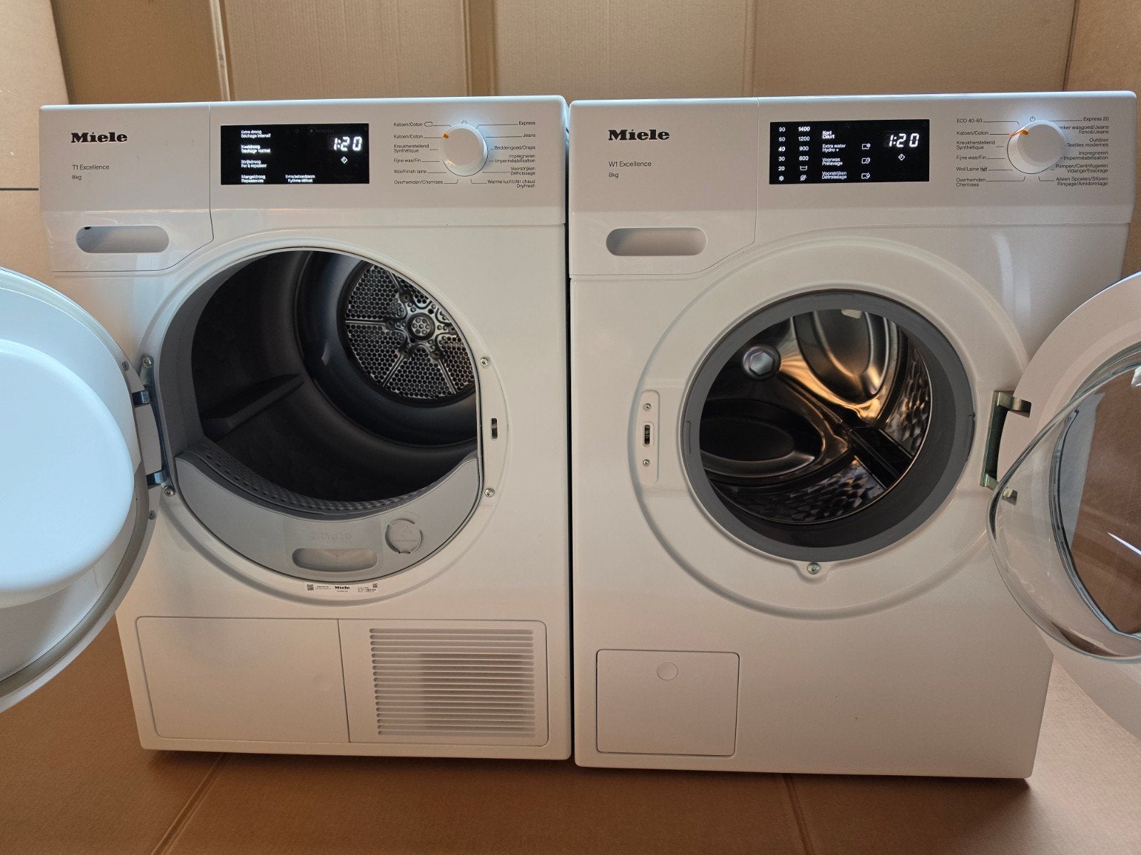 Moderne Miele W1 wasautomaat en Miele warmtepompdroogkast T1, Elektronische apparatuur, Wasmachines, Zo goed als nieuw, Voorlader