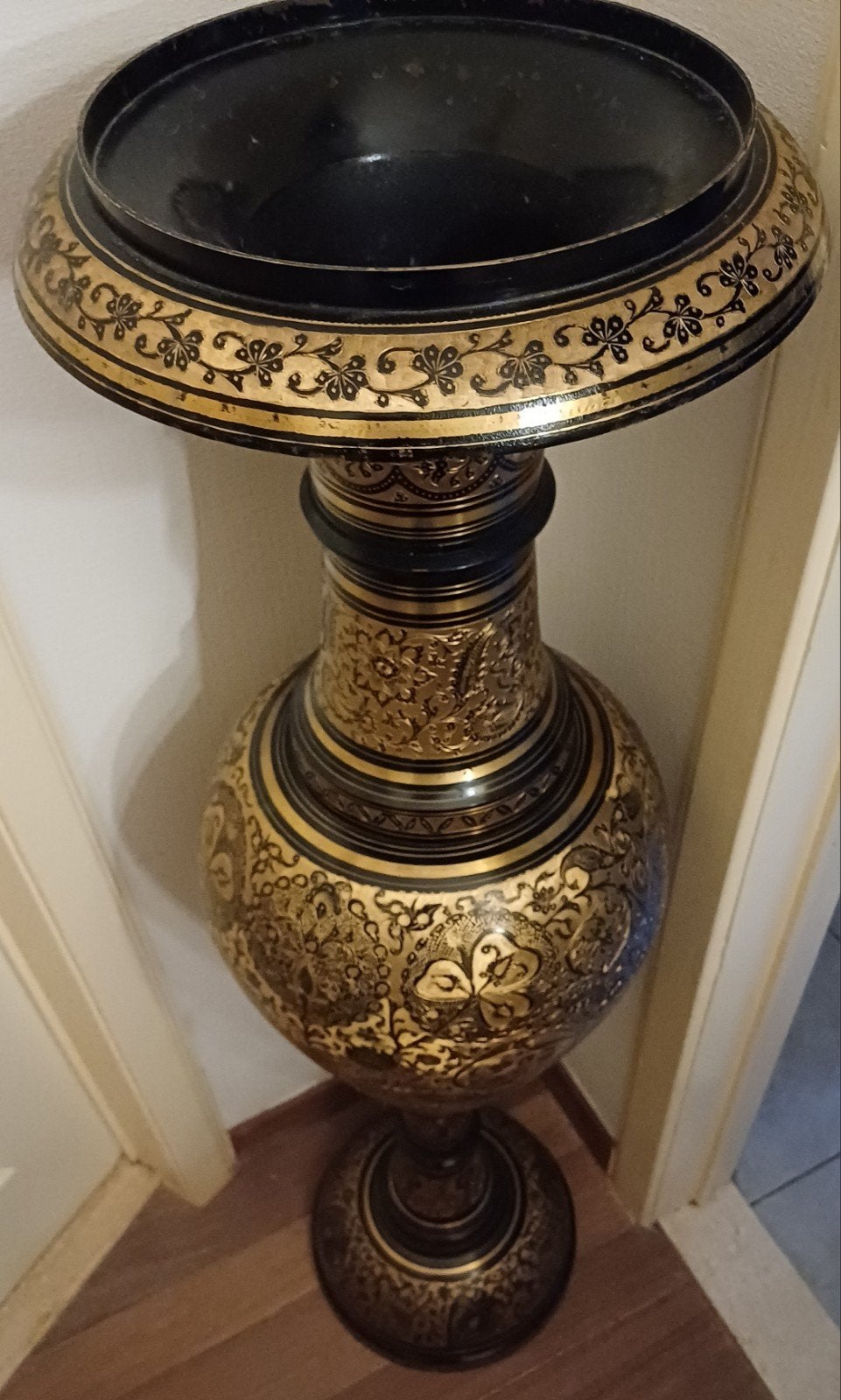 Oosterse bronzen vaas 125 cm. hoog en weegt 19 kgr.Prachtig, Ophalen