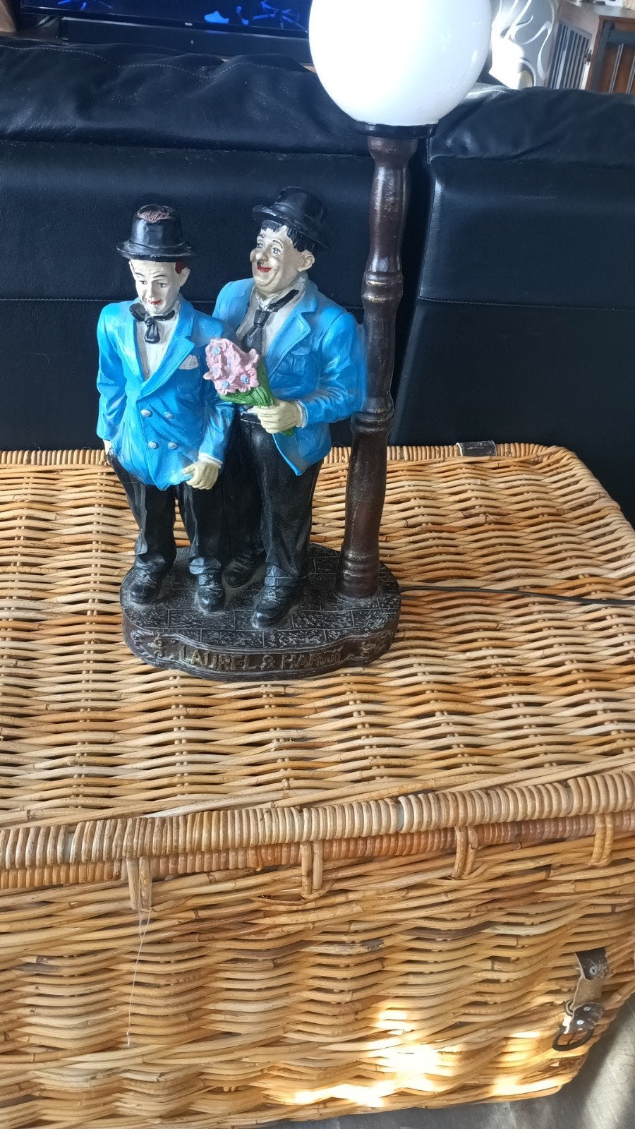 Lampe de table Laurel and Hardy, Enlèvement
