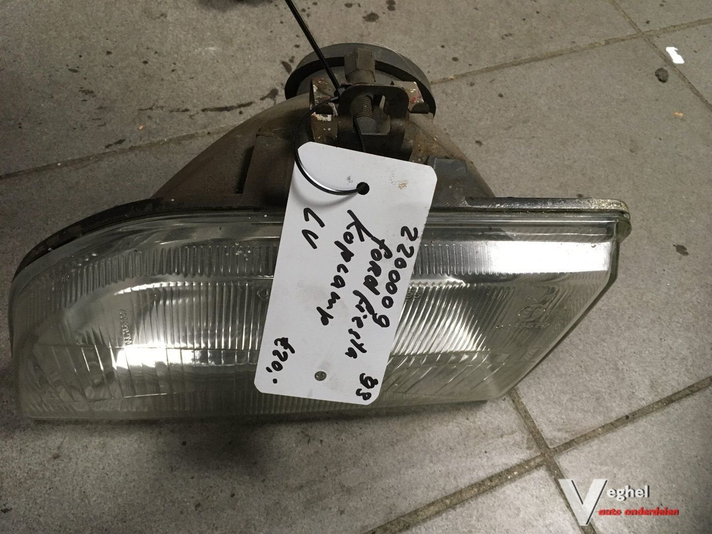 ford fiesta '93 koplamp L+R, -, Utilisé, -, -