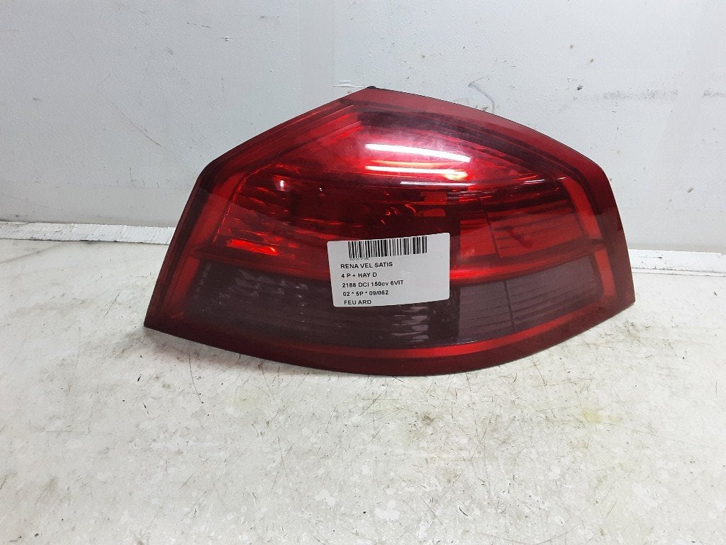 ACHTERLICHT RECHTS Renault Vel Satis (BJ) (8200014360), Gebruikt, Renault, Mevr. I. Hauben, Rue de l'Espoir 34 34
4030  GRIVEGNÉE, BE
