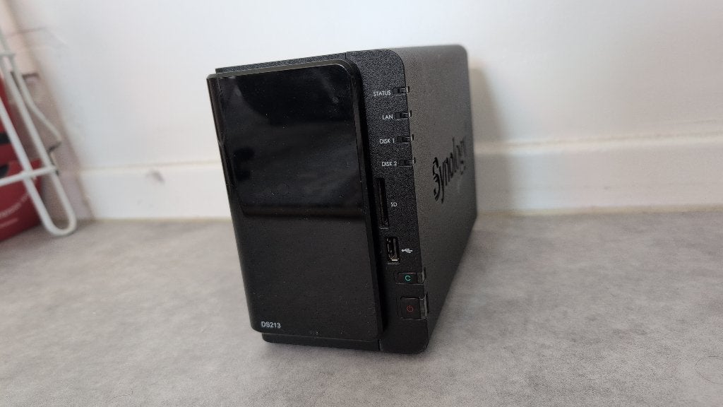 Synology DS213 NAS met 1 schijf van 2 TB, Ophalen of Verzenden, Gebruikt