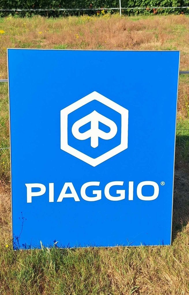 Originele XXL grote Piaggio lichtbak, lichtreclame., Ophalen, Gebruikt, Lichtbak of (neon) lamp