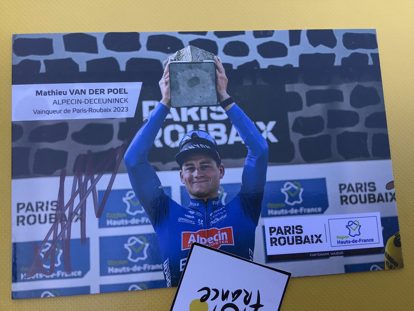 Wielerkaart 2023 paris roubaix mathieu van der poel signe, Verzenden