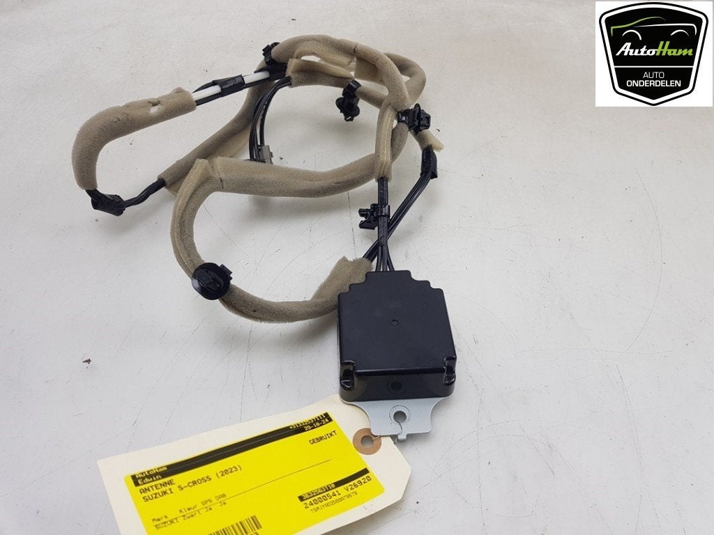 ANTENNE Suzuki SX4 S-Cross (JY) (01-2013/06-2022), Suzuki-Allee 7
64625  Bensheim, DE, Suzuki Deutschland GmbH, Kontakt@suzuki.de