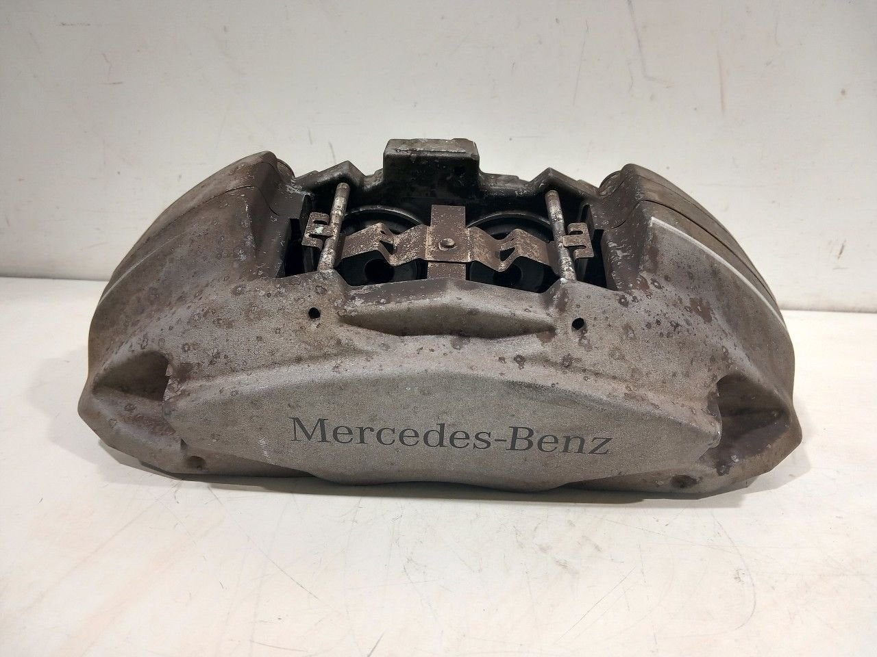 Remklauw rechts voor Mercedes-Benz C-Klasse, Onderdelen@venauto.nl, Van der Ven Autorecycling B.V., Ettenseweg 76, 4706 PB Roosendaal, The Netherlands
