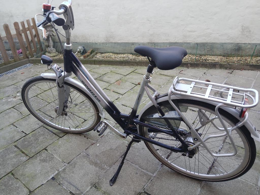 Damesfiets Sparta, Ophalen, Zo goed als nieuw, Sparta, Versnellingen