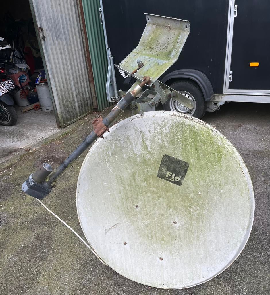 antenne parabolique avec base lourde, Enlèvement, Utilisé, Antenne (parabolique)