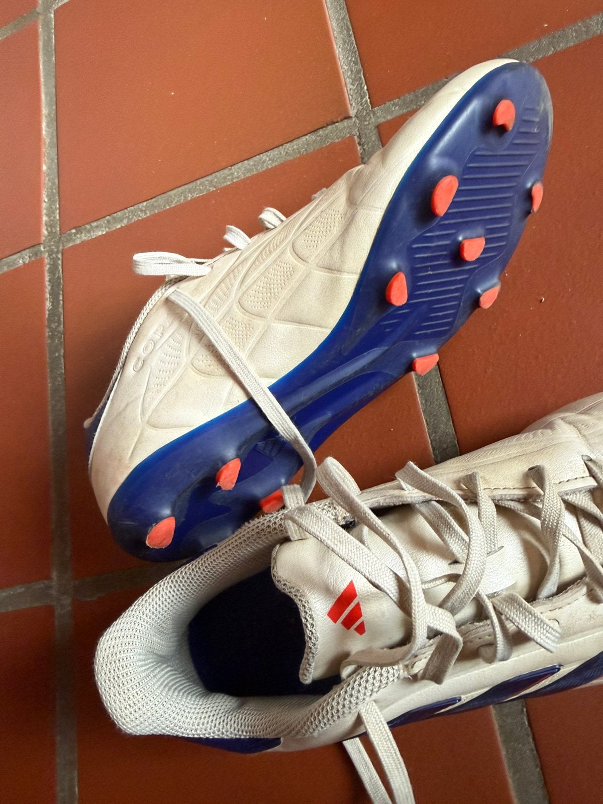 kunstgras voetbalschoenen, Sport en Fitness, Ophalen, Zo goed als nieuw