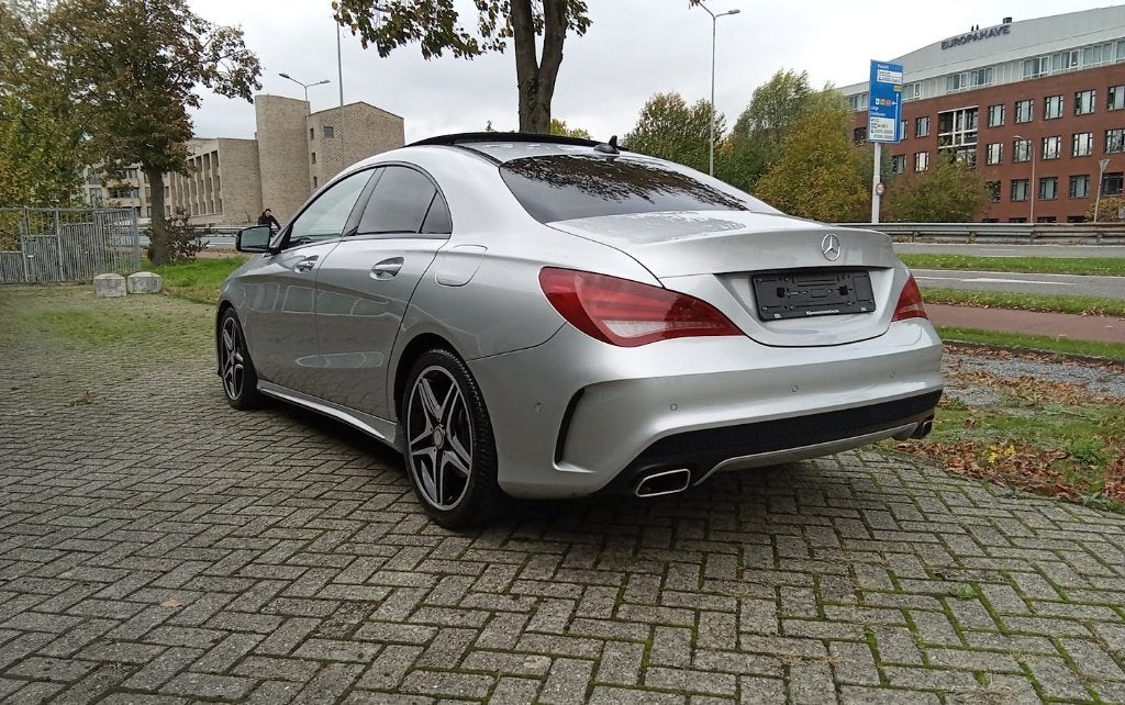 Mercedes CLA 200 automatique - Pack AMG 86 000 km, Autos, Cuir, Achat, Entretenue par le concessionnaire, 5 portes
