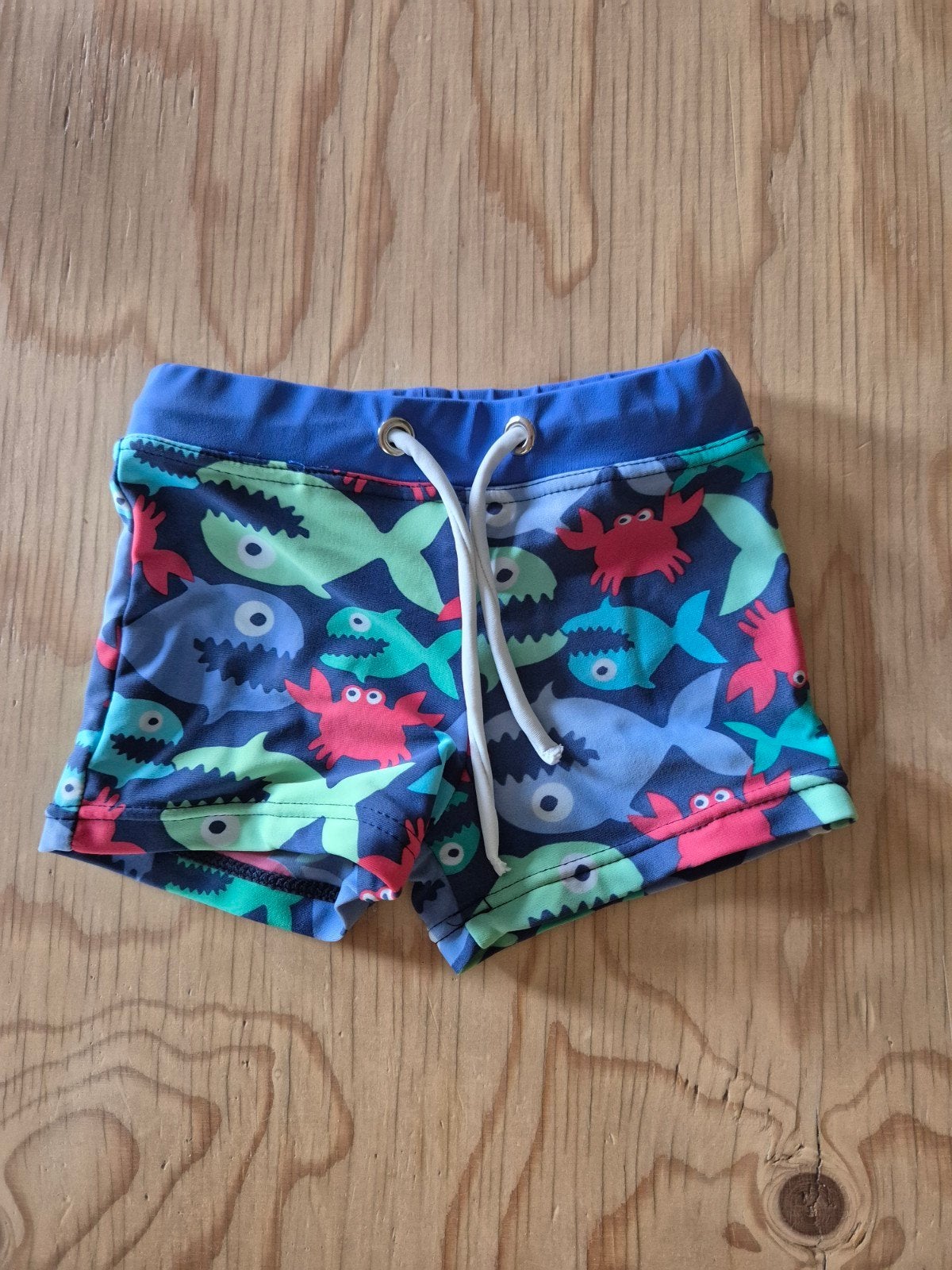 Toffe zwembroek met vissen en veel kleur - Maat 86, Enfants & Bébés, Vêtements de bébé | Maillots de bain pour bébés, Garçon, Enlèvement ou Envoi