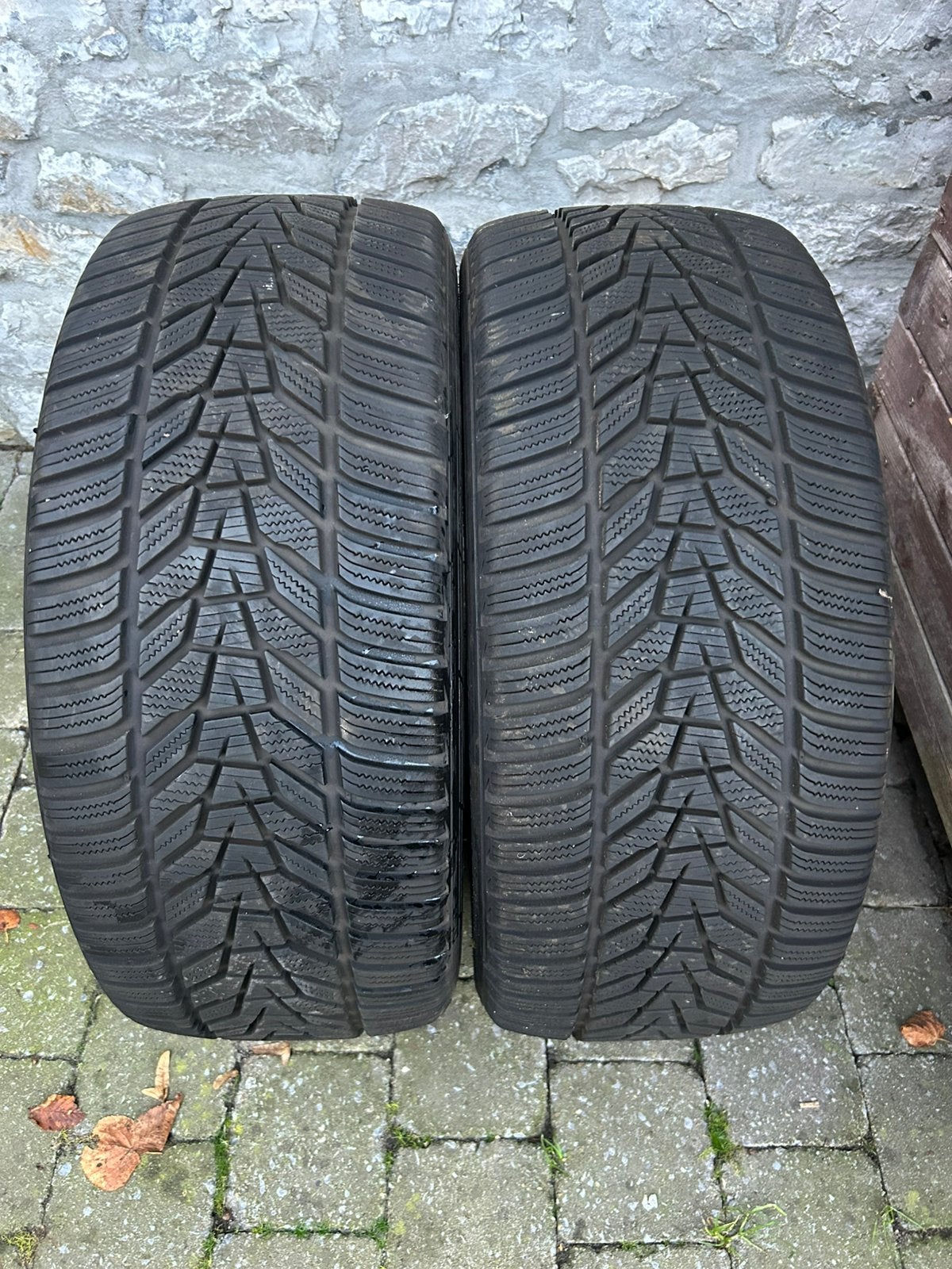2 nouveaux pneus hiver Hankook 245/45/18.100V M+S, Autos : Pièces & Accessoires, Neuf, 245 mm, Véhicule de tourisme, Enlèvement
