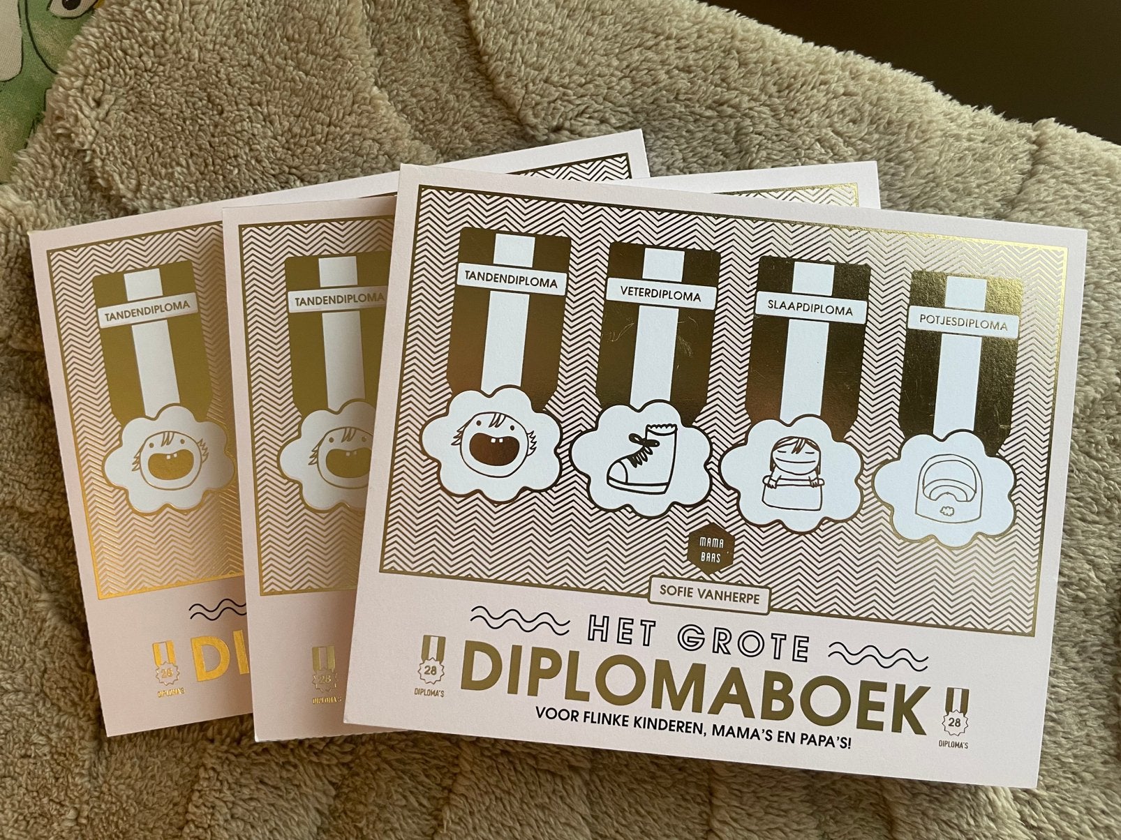 3 boekjes Mama Baas, Verzenden, Nieuw, Kraamcadeau