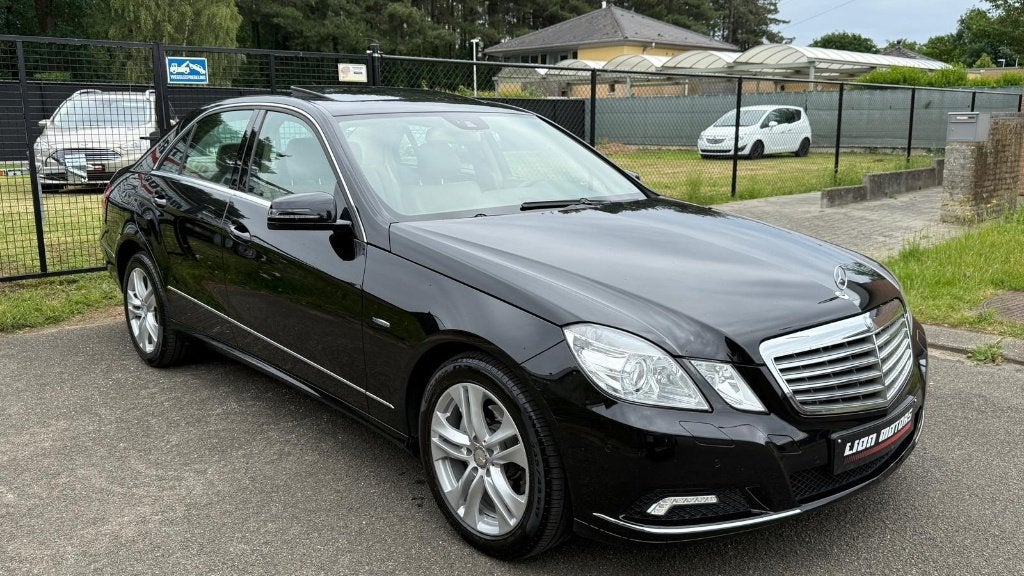 Mercedes Benz E220 CDİ | Open Dak | Gekeurd | Showroomstaat, Automaat, Euro 5, Achterwielaandrijving, Beige