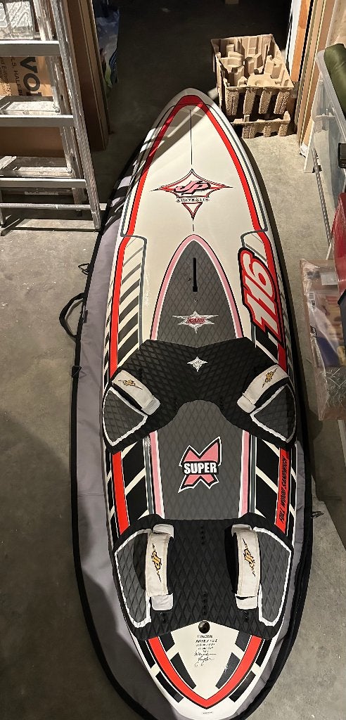 windsurfplank JP Super X en zeil, Watersport en Boten, Windsurfen, Gebruikt, 5 tot 6.5 m², Minder dan 250 cm, Met mast