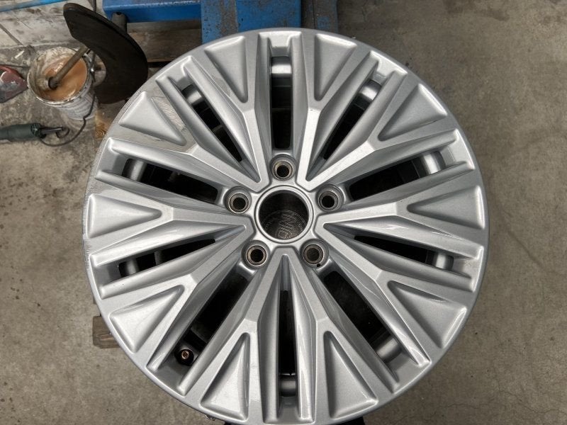 16 inch Volkswagen Jetta velg  5GM601025AC, -, Pneu(s), Utilisé, -
