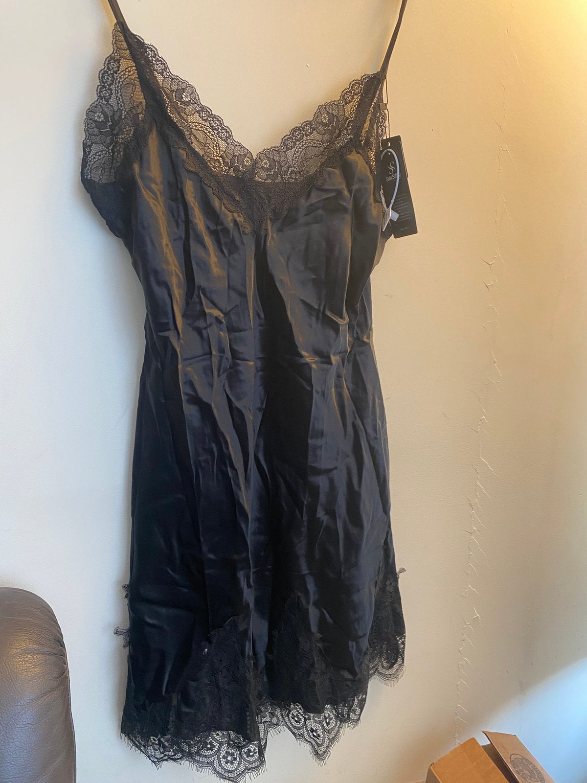 Zwart zijden nachthemd met kant van Silk Silky Prachtig, Kleding | Dames, Ondergoed en Lingerie, Ophalen of Verzenden, Zwart, Nachtkleding