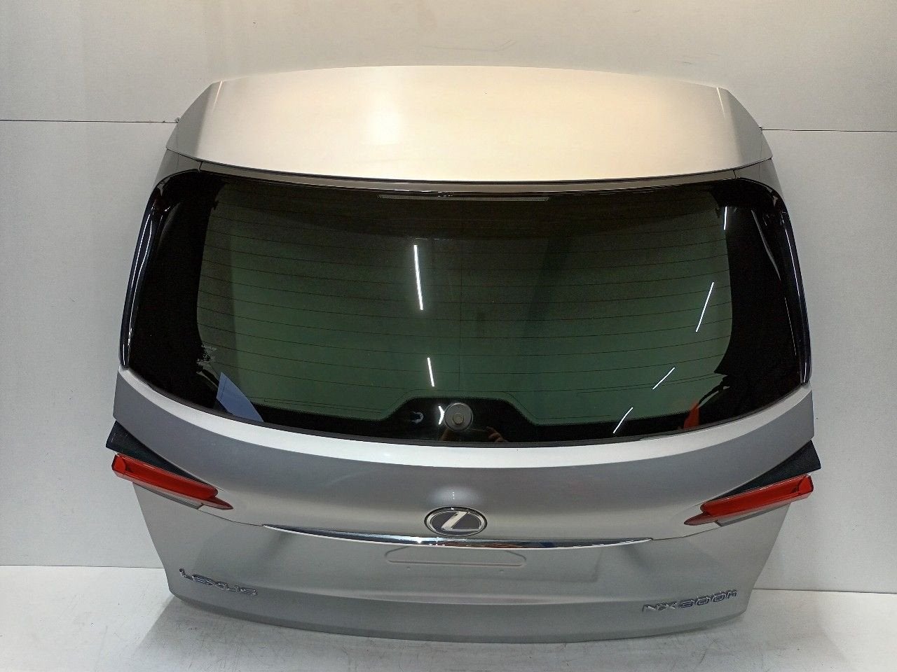 Achterklep Lexus NX, Onderdelen@venauto.nl, Van der Ven Autorecycling B.V., Gebruikt, Ettenseweg 76, 4706 PB Roosendaal, The Netherlands