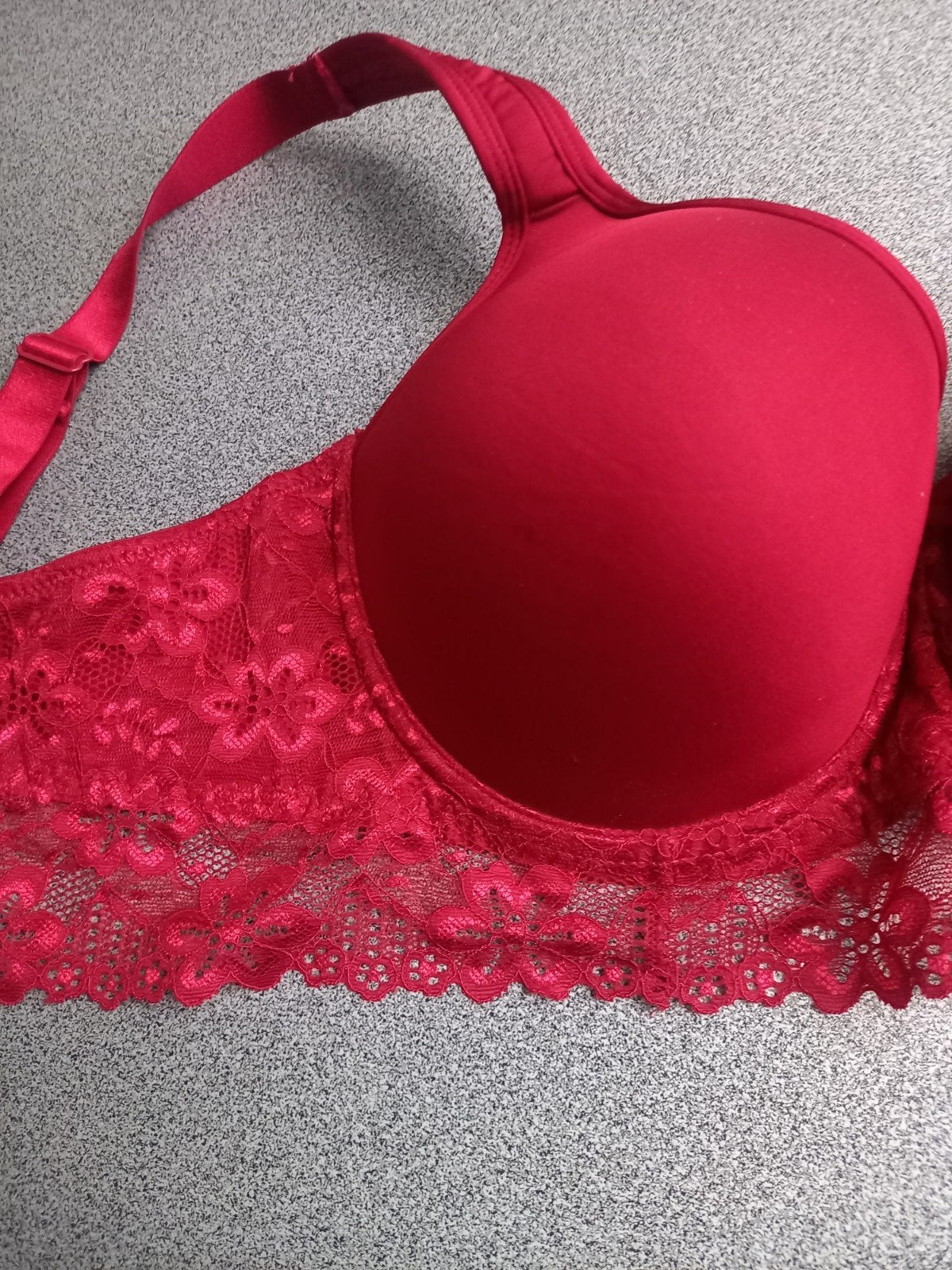 Soutien-gorge taille 85E, Vêtements | Femmes, Wibra, Enlèvement ou Envoi, Rouge, Soutien-gorge