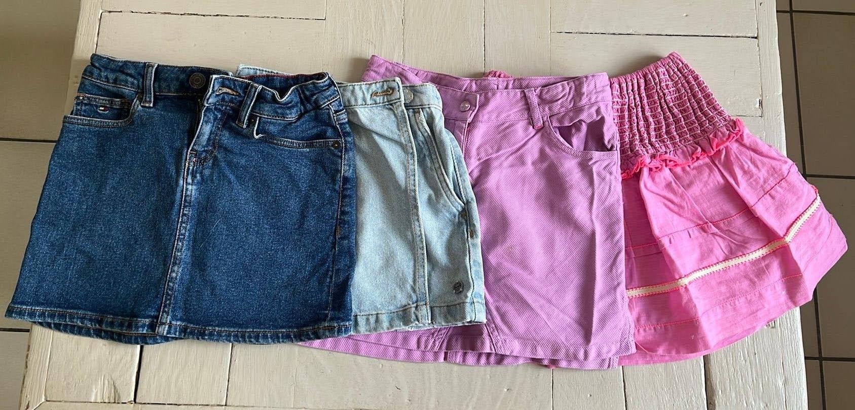 Lot de jupes, Enfants & Bébés, Enlèvement, Comme neuf, Taille 128